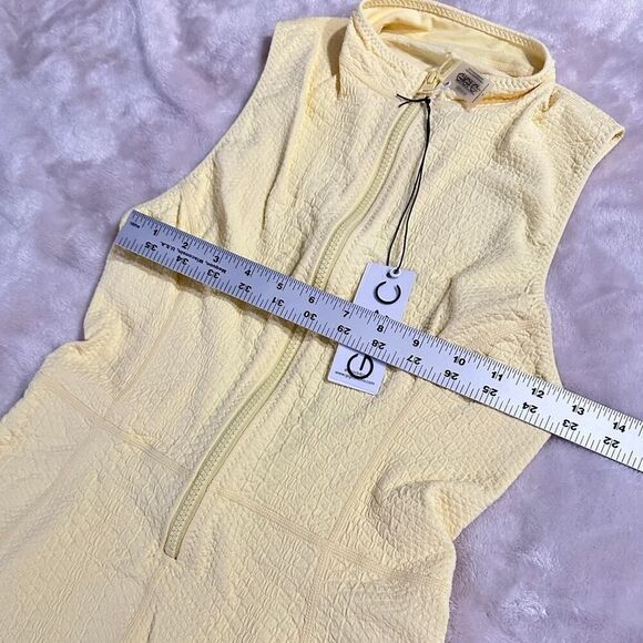 GIGI C Activewear Revolve Keelan Romper Women's Medium Butter Yellow Sleeveless - Picture 7 of 12